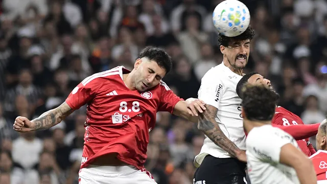 Inter perde, mas segura pressão e elimina o Timão na Copa do Brasil