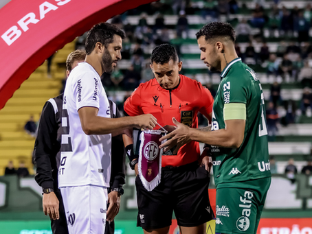 Chapecoense enfrenta a Ferroviária de olho no G4