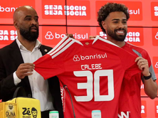 Internacional apresenta o meia Calebe