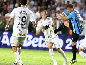Santos e Grêmio empatam na Vila Belmiro em jogo movimentado