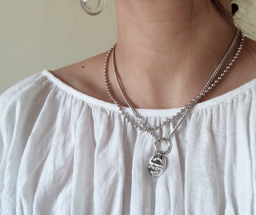Miniatura: Collar de monedas de plata a capas
