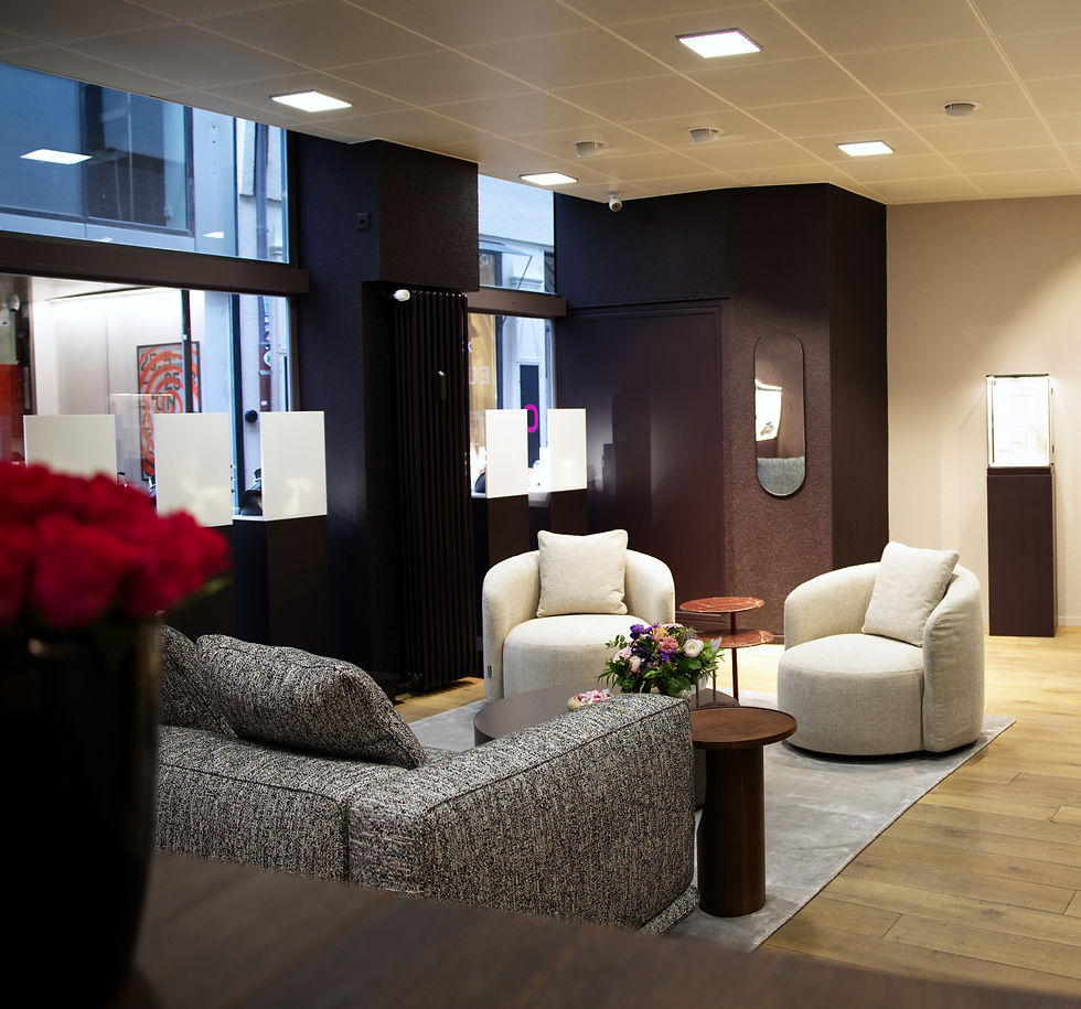 Schmuckgeschäft mit einem Lounge-Bereich