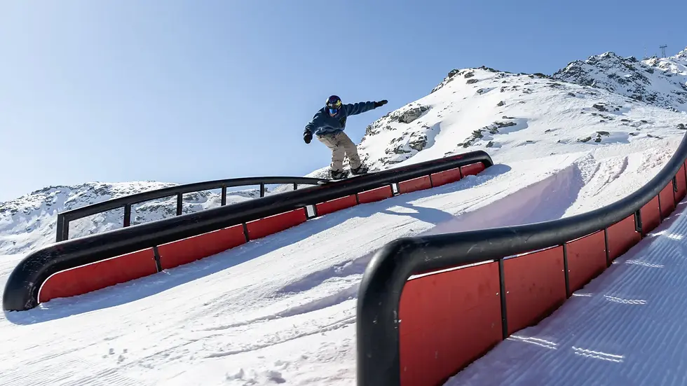 Snowboarder im Funpark Corvatsch