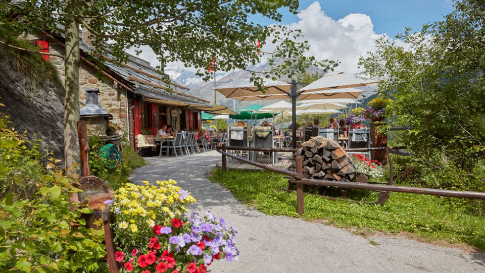 Bergrestaurant Saas-Fee: die Gletschergrotte oberhalb des Spielbodens