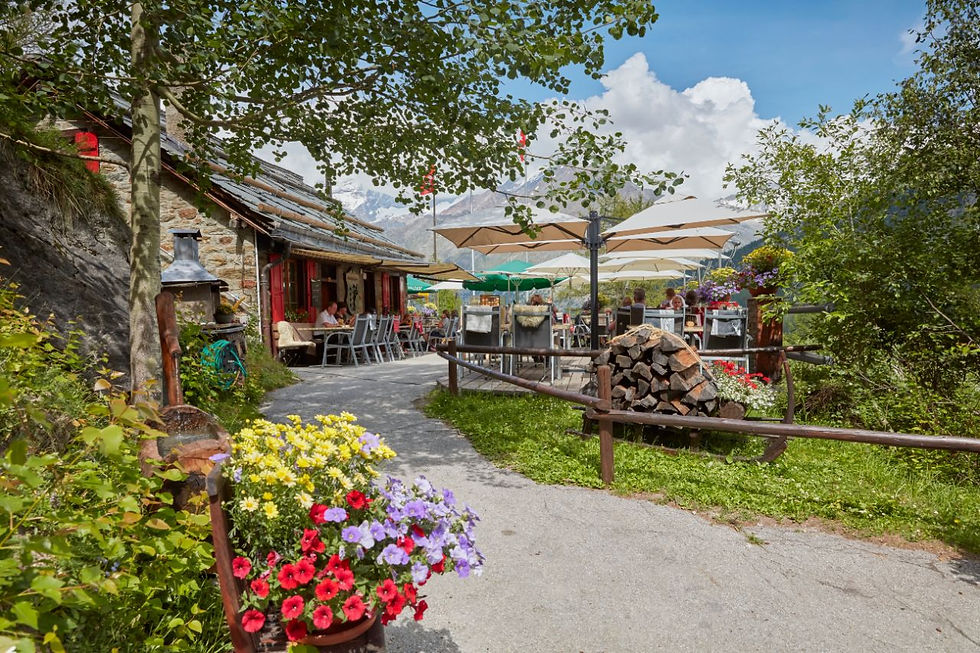 Bergrestaurant Saas-Fee: die Gletschergrotte oberhalb des Spielbodens