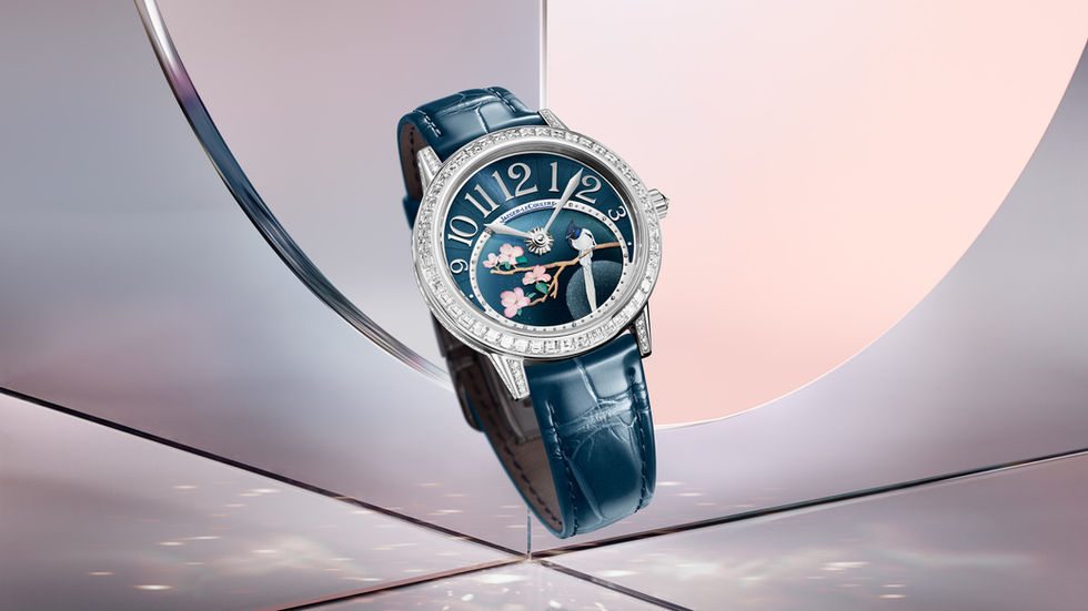 Luxuriöse Uhr in elegantem Setting – schmuckuhr damen
