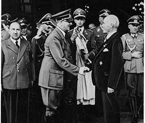 מה בין מחנות לעובדי כפייה של הנאצים במלחמת העולם השנייה לפרשת הצוללות של ביבי