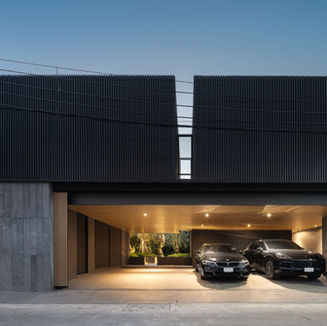 WARMBlACK HOUSE 