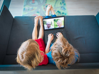 Comment combler le manque de ses petits-enfants ?