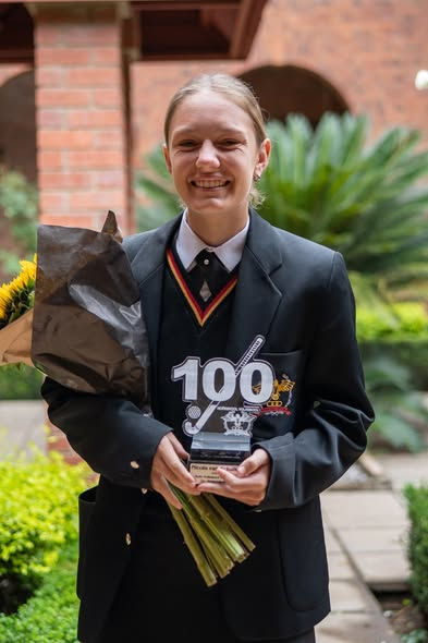 Volkies-hokkiedogters Mik vir Top 4 in NWU-reeks; Kaptein Nicola Vier Mylpaal