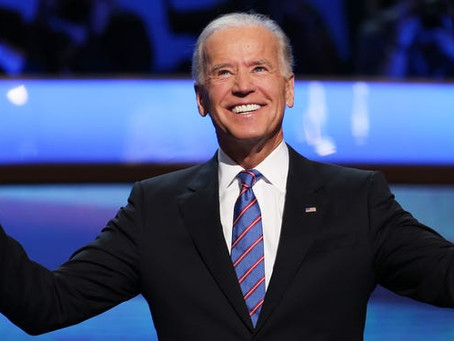 Joe Biden cria um caminho de oito anos para a legalização de imigrantes ilegais.