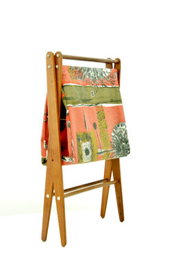 TEAK VINTAGE MAGAZINE/CRAFT HOLDER