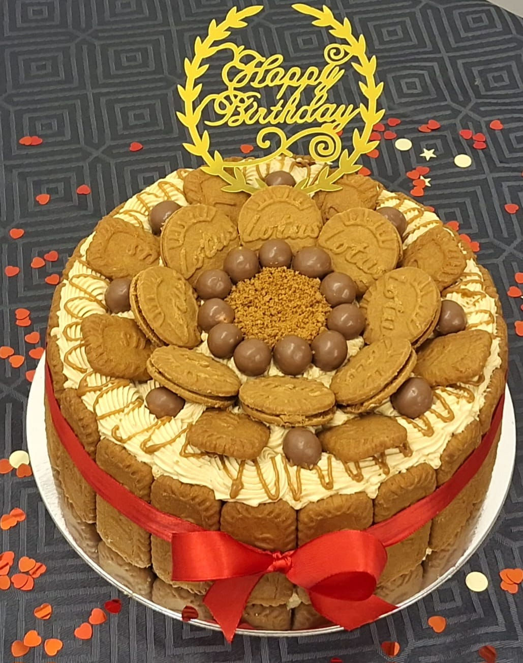 Lotus Biscuit and Maltesers Cake