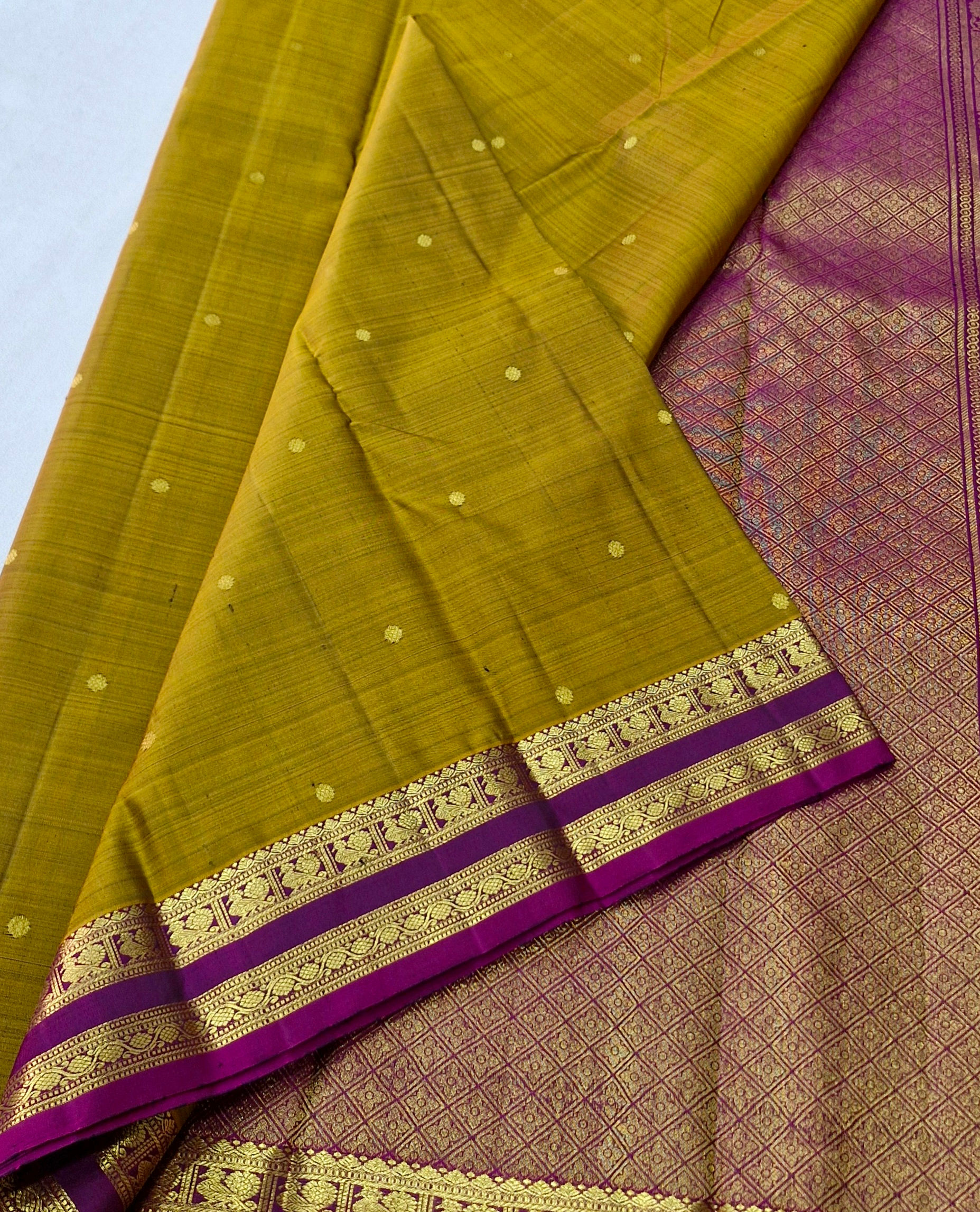 Majenta colour with maganthi green colour Kanchipuram pure silk saree 