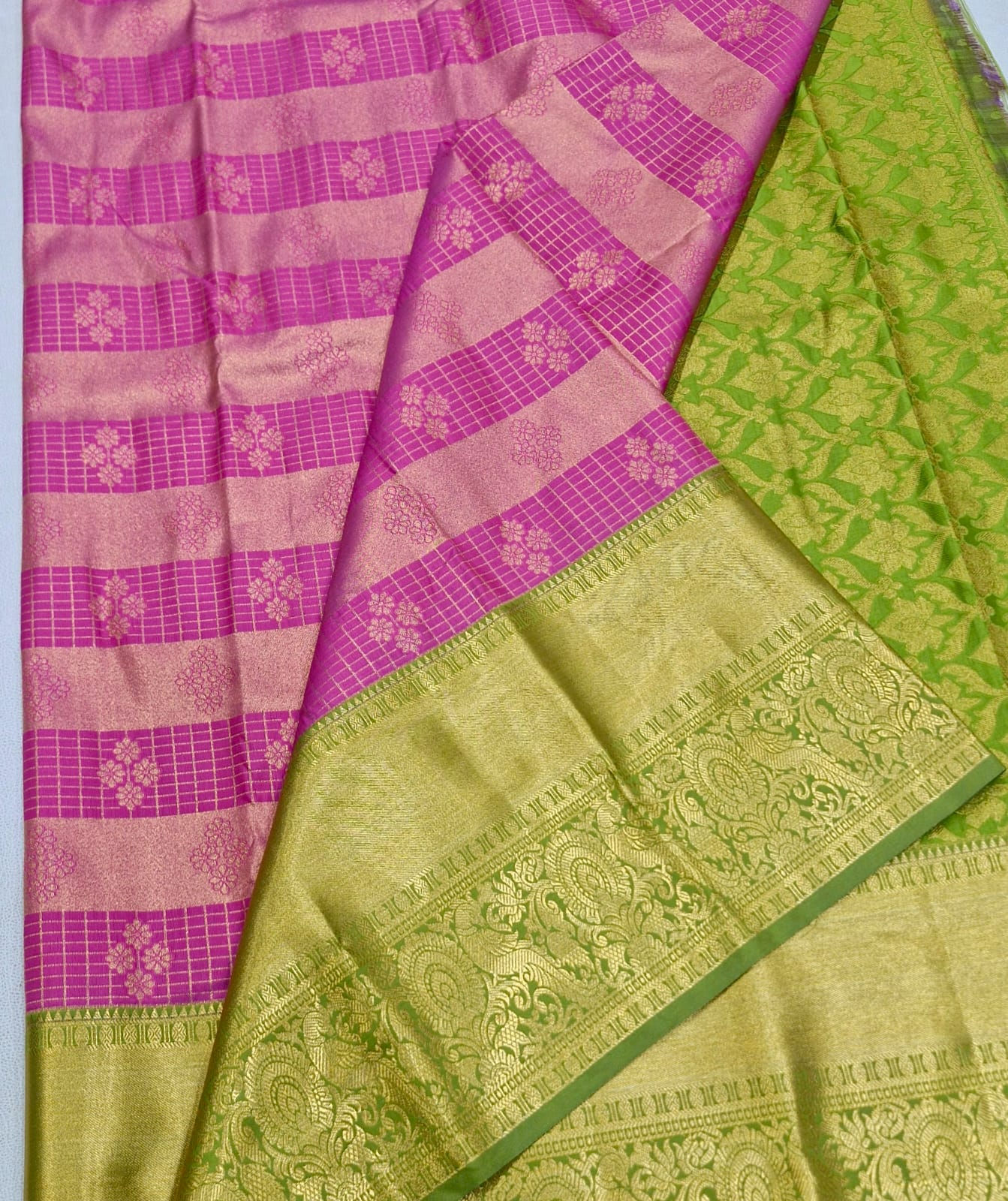 Parrot green with baby pink colour Kanchipuram pattu saree