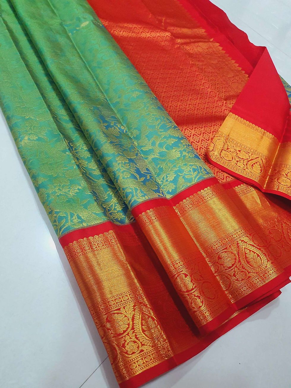 Red colour with Rama green colour Kanchipuram pure silk saree