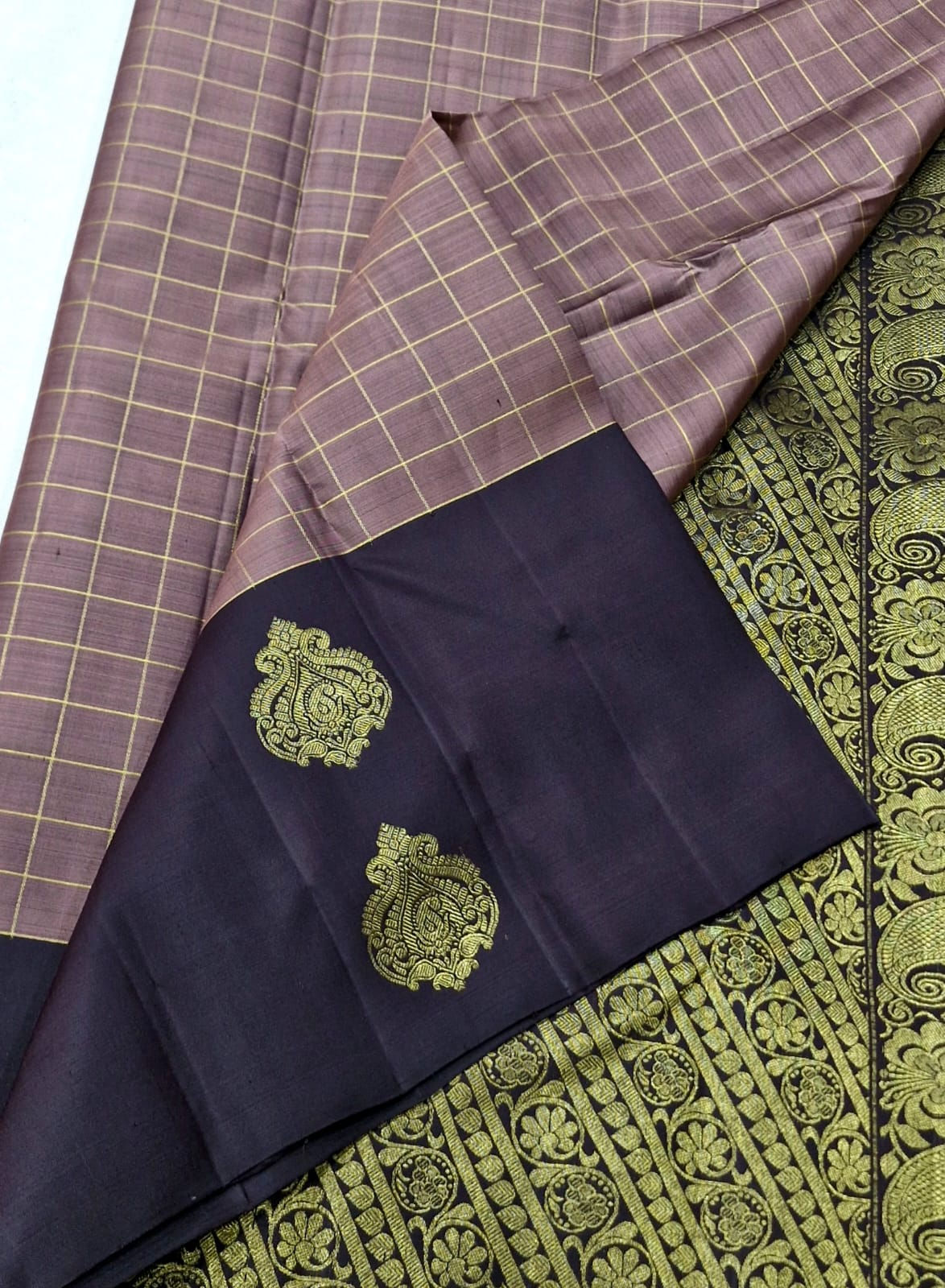 Brown colour with chocolate pink colour Kanchipuram pure silk saree