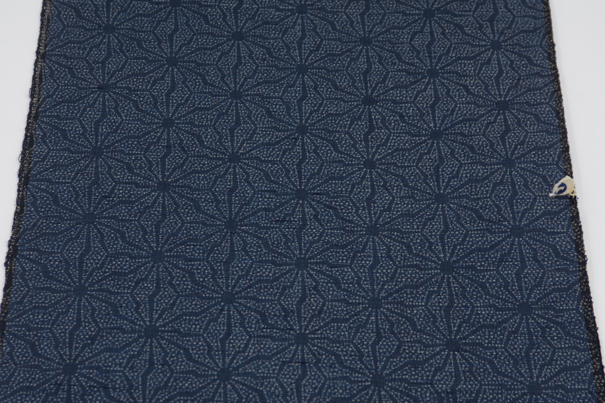 vintage japanese kimono fabric asanoha tsumugi handwoven wool silk blend navy blue geometric sashiko Omeshi star folk textile