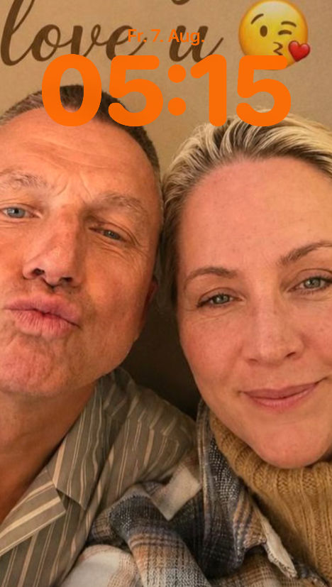 Judith Rakers mit Jost Sagasser M.A. auf einem von ihr erstellten KI-Foto