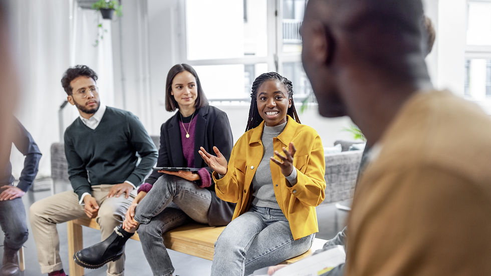 Studenter som snakker sammen