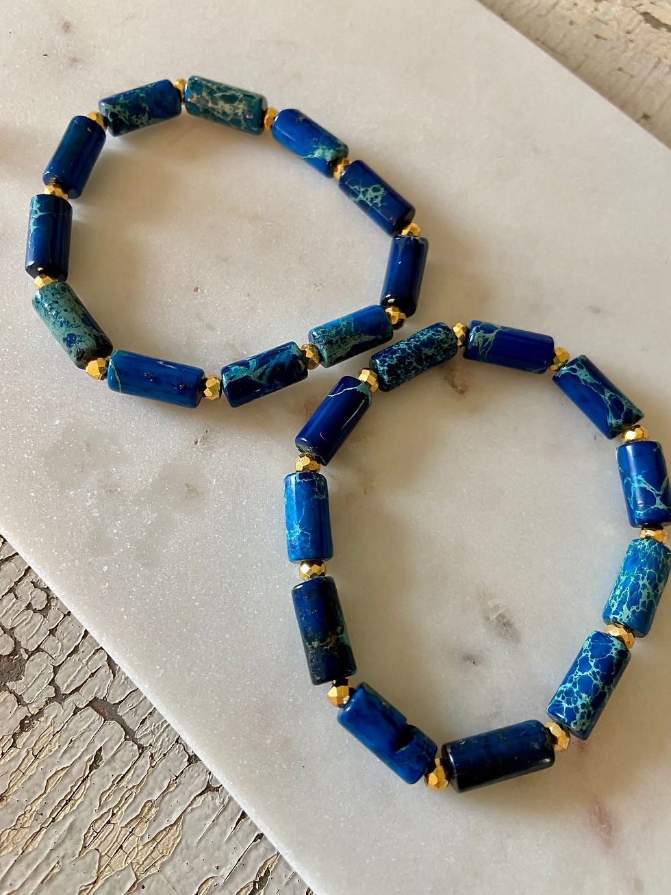 Thumbnail: Blue and faceted gold bead bracelet