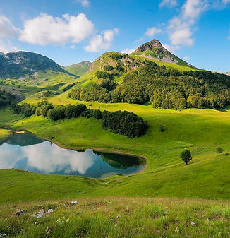 Orlovačko_jezero,_Zelengora,_nacionalni_park_Sutjeska.jpg