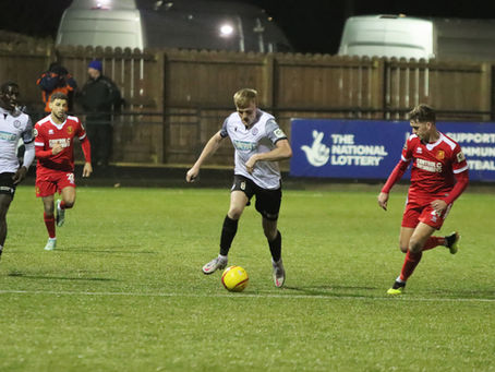 Lakesiders earn hard-fought victory against the Robins