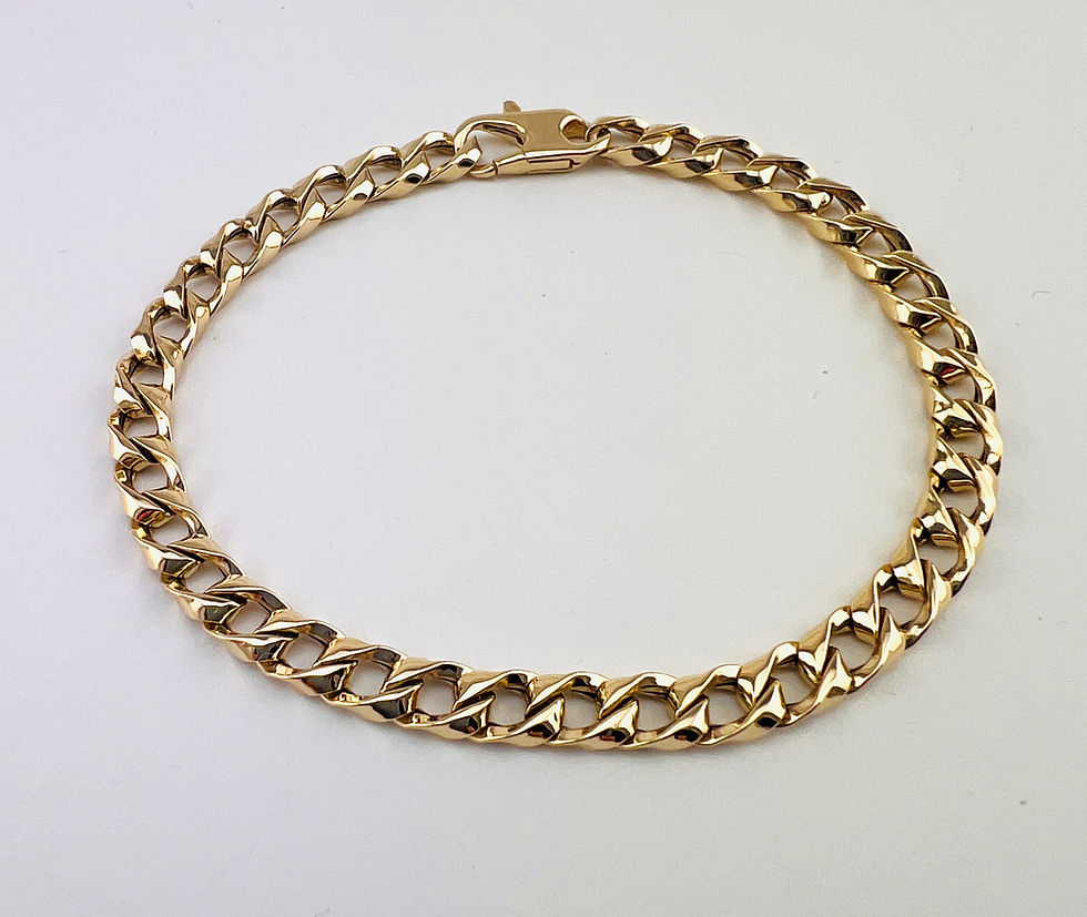 Panzerketten-Armband aus 585er Gelbgold mit flach geschliffenen Gliedern und Karabinerverschluss