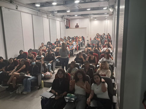 Tarde de colores 
Inicio grupo 4 proyecto Estudio de la constitución política de Colombia en UNAULA con la presencia de 73 estudiantes de grado 11 -2025
