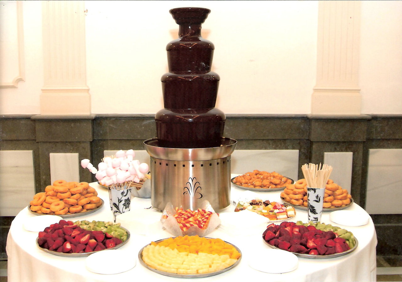 Gran fuente de chocolate.