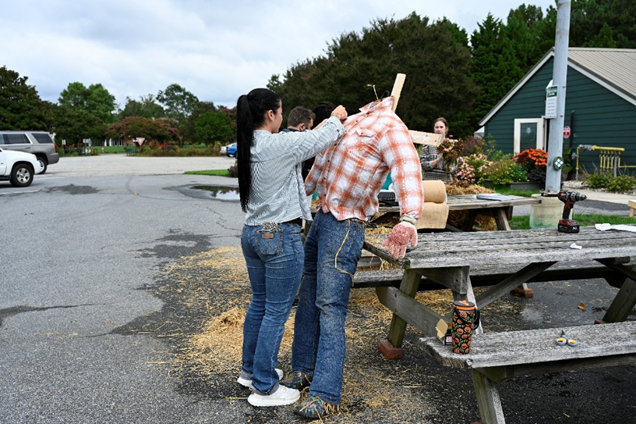 Hay there: Owens FFA to enter downtown Georgetown scarecrow contest