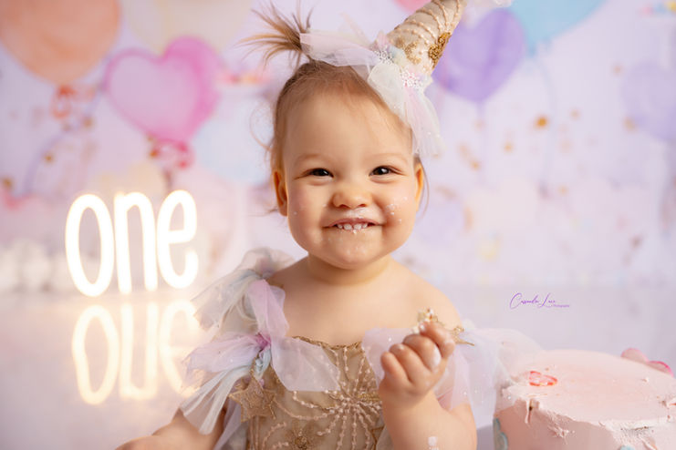 Cassandre Luce Photographie Smash the cake, séance anniversaire
Montpellier/Vailhauquès Montpellier/Montarnaud