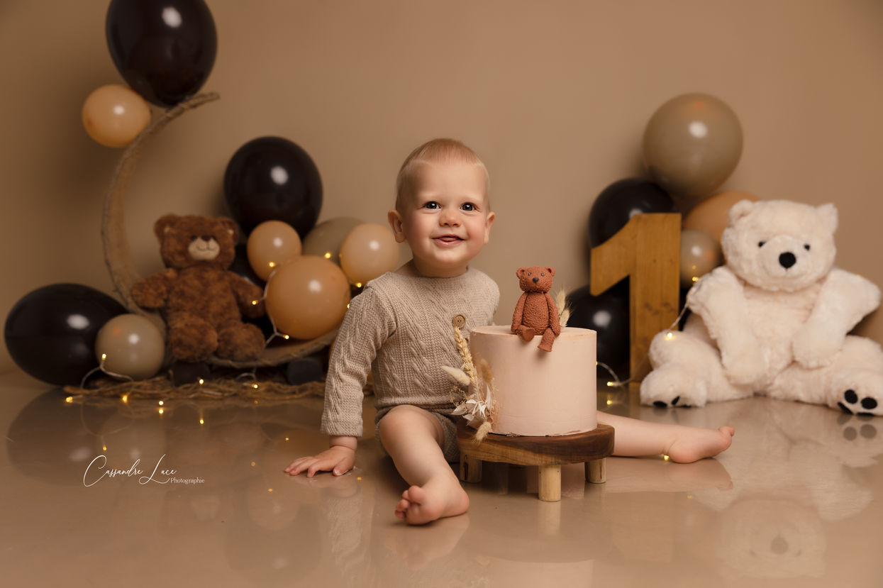 Cassandre Luce Photographie Smash the cake, séance anniversaire
Montpellier/Montarnaud