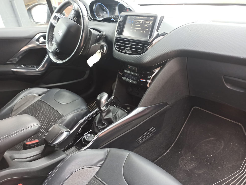 Miniatura: Peugeot 2008 1.6 HDI