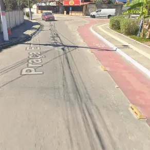  Passageira em moto de aplicativo fica ferida após acidente com carro em Maricá