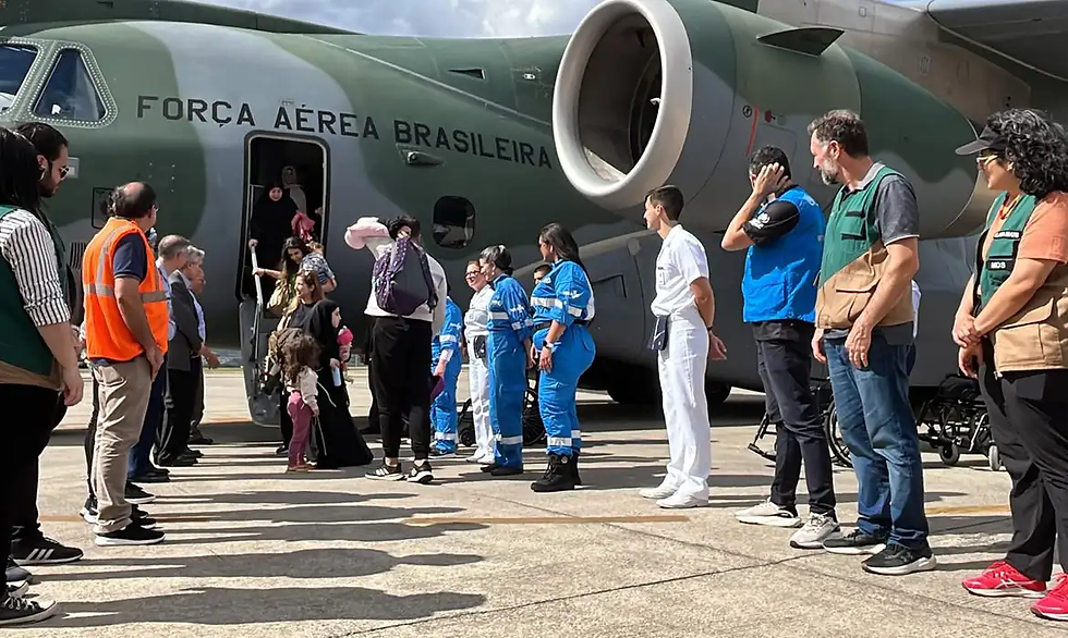 Repatriados chegam à base aérea/Foto: Agência Brasil