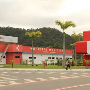  Jovem sofre acidente de moto na manhã desta segunda-feira (11) em Itaipuaçu