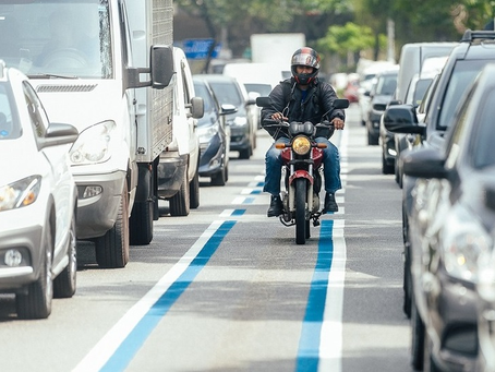 Faixas exclusivas para motocicletas em São Gonçalo
