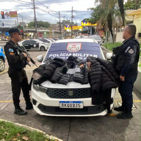 Homem é preso dentro de carro durante assalto a casa em Vila Valqueire