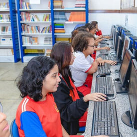 Rio alcança marca de 99% das escolas públicas de ensino básico com acesso à internet