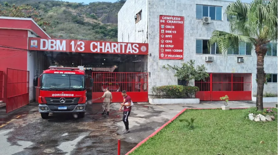 Quartel do Corpo de Bombeiros de Charitas foi acionado para o caso - Foto: Divulgação