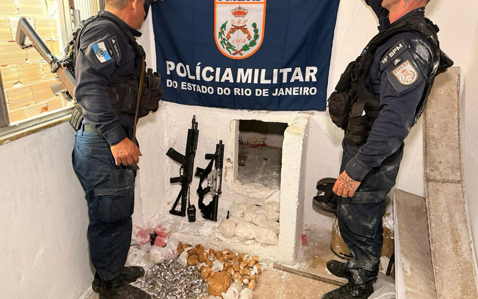 Fuzis e drogas são encontrados em bunker na Baixada Fluminense