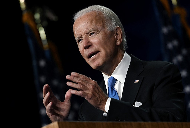 Joe Biden foi vice-presidente de Obama e atualmente tem 77 anos / Foto: Olivier Douliery/AFP