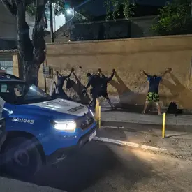 Três homens são presos em flagrante furtando materiais de prédio no Fonseca, em Niterói