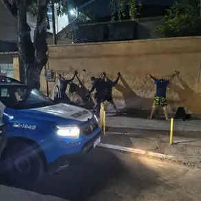 Três homens são presos em flagrante furtando materiais de prédio no Fonseca, em Niterói