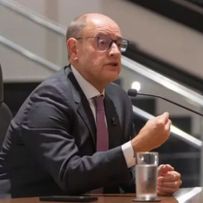 Governador interino exonera últimos nomes ligados a Cláudio Castro