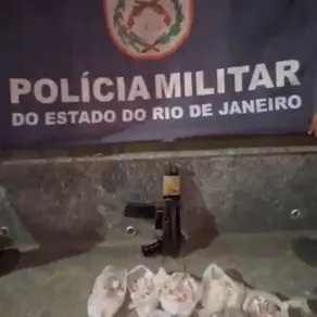  PM apreende submetralhadora na comunidade da Chumbada, em São Gonçalo