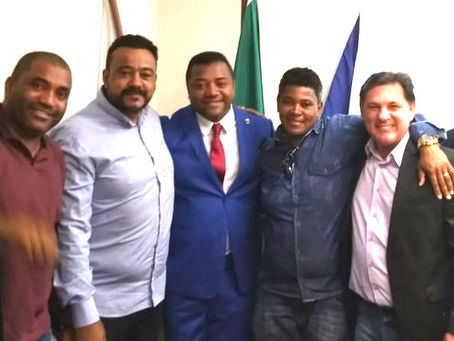 Claudio Rocha toma posse no lugar do vereador cassado Sandro Almeida