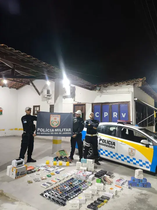 Polícia Rodoviária apreende carga de R$ 187 mil por transporte irregular de mercadorias em Piraí