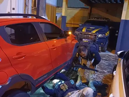 PRF recupera veículo furtado em São Gonçalo